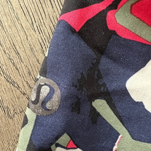 Lululemon Size 4 Speed Short 2.5” Inseam Color Pop Cut Boom Juice - Picture 6 of 6